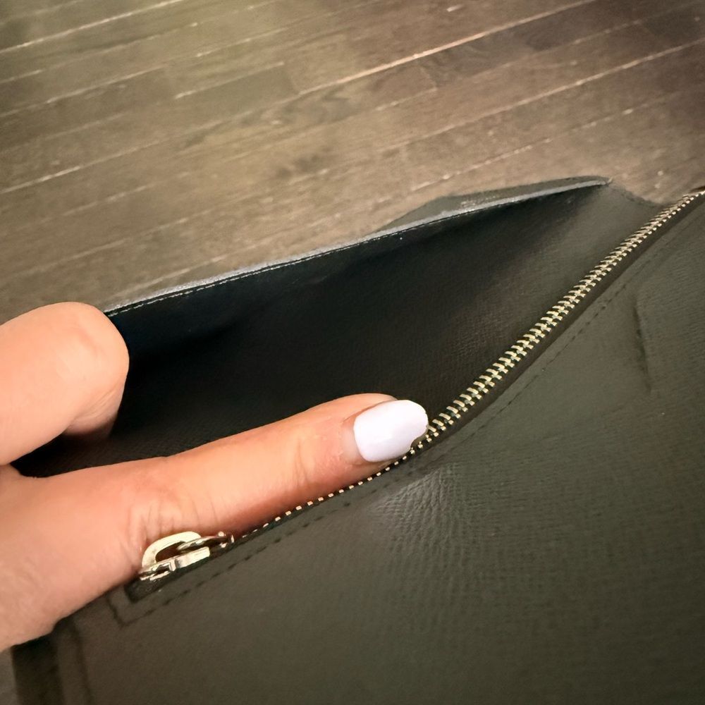 Louis Vuitton Taiga Leather Long Wallet – Black - Picture 5 of 15